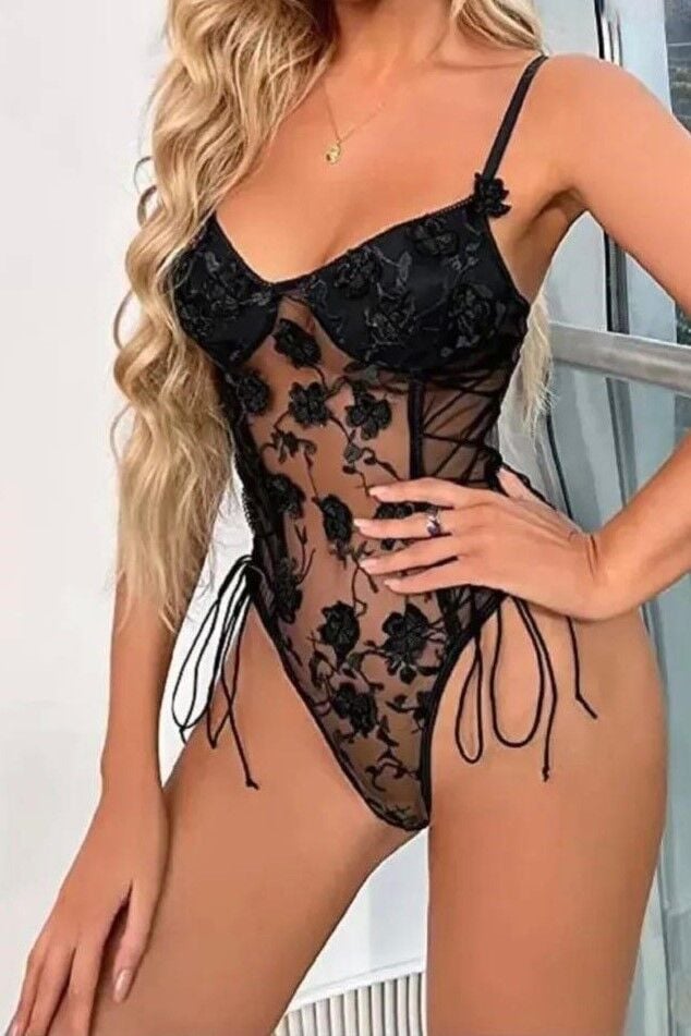 Çicek Desenli Siyah Bodysuit